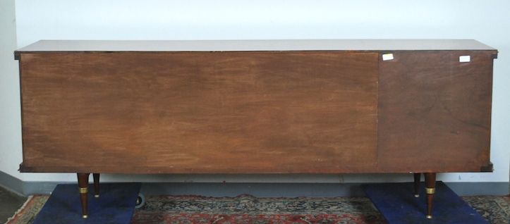 MID CENTURY MODERN BOW FRONT DOORS SIDEBOARD, CA. 1950S  