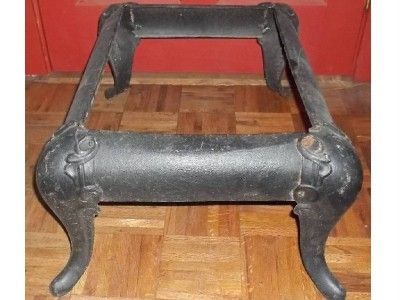 VINTAGE ANTIQUE CAST IRON WOOD STOVE BASE SUPPORT  