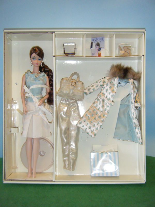 45TH SILKSTONE BARBIE IN CONTINENTAL HOLIDAY FASHION 074299554971 