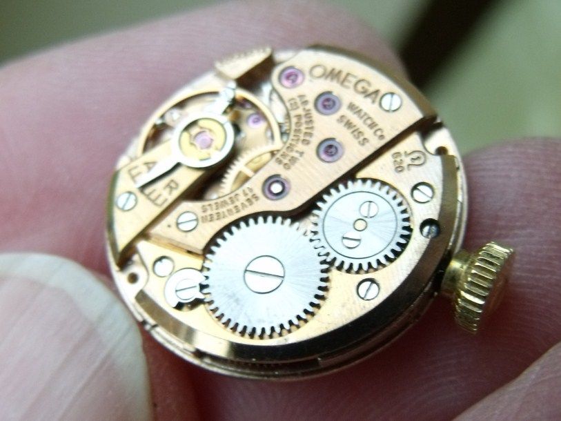 Vintage Omega De Ville Watch Movement Calibre 620 2 adjustments  