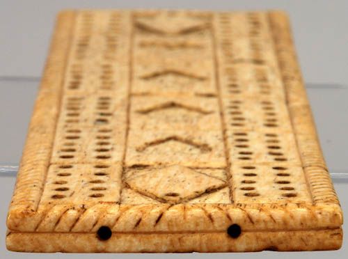 05891 Scrimshaw Cribbage Board 19th C.  