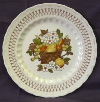 METLOX VERNON WARE FRUIT BASKET PATTERN DINNER PLATE  