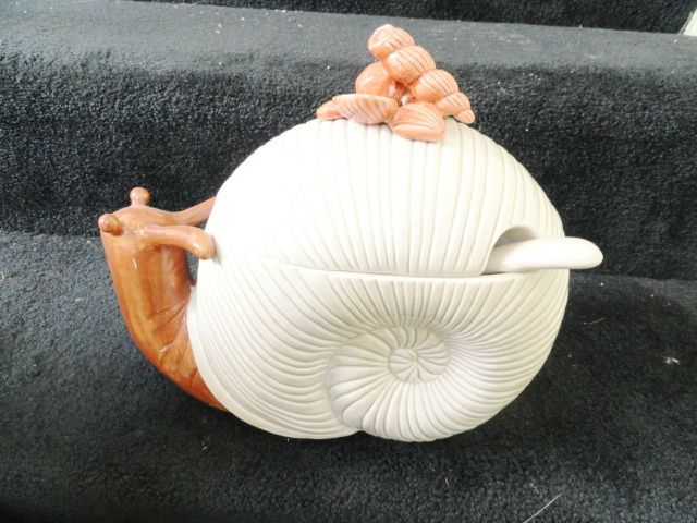 Vintage 1975 Fitz & Floyd Soup Tureen Nautilus Shell With Snail Shells 