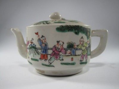 FINE ANTIQUE CHINESE PORCELAIN TEAPOT  