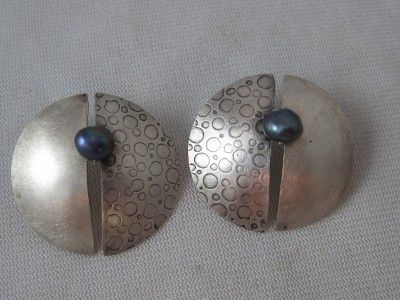 LYNDA FULLERTON  BAHR STERLING HAMMERED PIERCED EARRINGS / TAHITIAN 