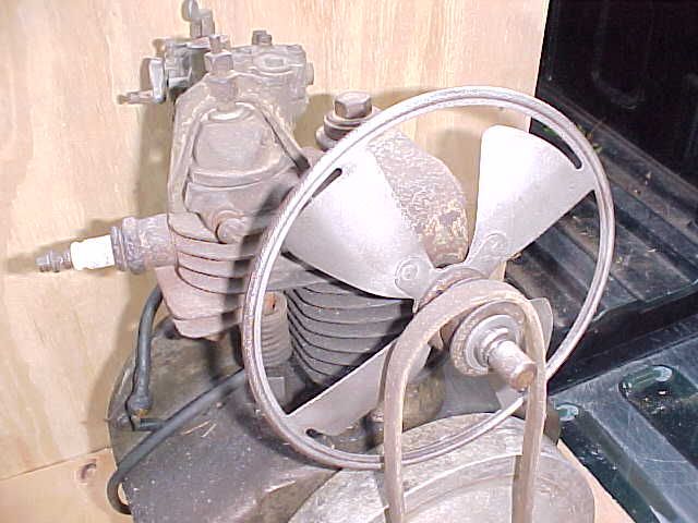 Antique Briggs & Stratton Gas Engine Fan Model P and Model D Motor 