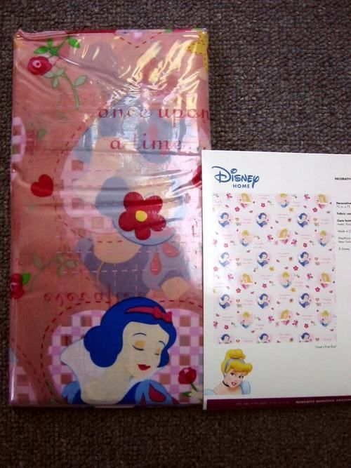   PRINCESS LOVES 1st KISS VINYL SHOWER CURTAIN SNOW WHITE CINDERELLA