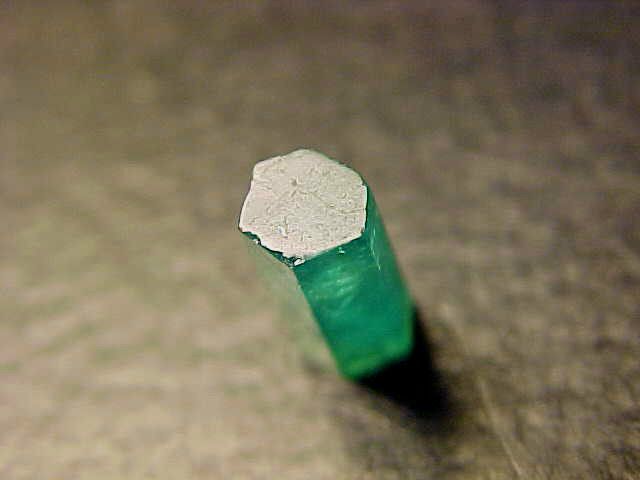   GREAT COLOR Natural UNCUT Gem Colombian Emerald Crystal Rough Gemstone