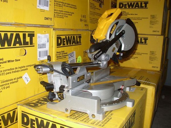 DEWALT DW712 8 1/2 Sliding COMPOUND MITER SAW w/Carbide Blade   BRAND 