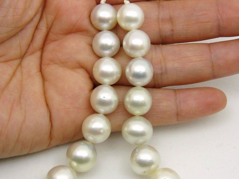 10.1mm   12.2mm White AUSTRALIAN South Sea Pearl Strand  