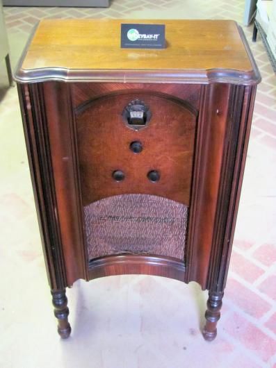 Philco Baby Grand Console Model 20   VERY RARE w/ early style grill 