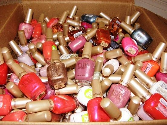 200 Pcs of Milani, Covergirl, Maybelline and more Mixed makeup 