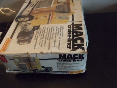 VINTAGE AMT MACK TRUCK CRUISE LINER MODEL KIT 1/25 UNBUILT  