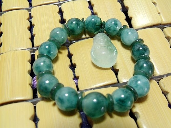 10mm White green Jade Buddha Tibet Buddhism Bracelet  