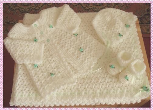 PATTERN TO CROCHET A LAYETTE FOR BABY/REBORN 14  