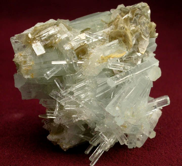   AQUAMARINE BERYL CRYSTALS w ZONED MUSCOVITE   NAGAR, PAKISTAN  