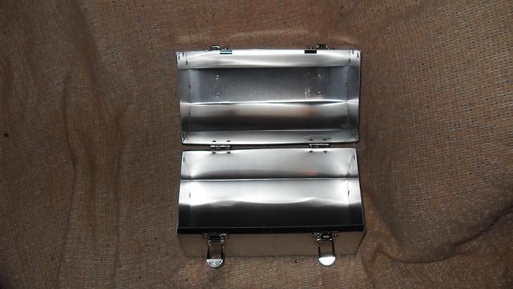 ALUMINUM LUNCH BOX  NEW  VERY WELL CONSTRUCTED  