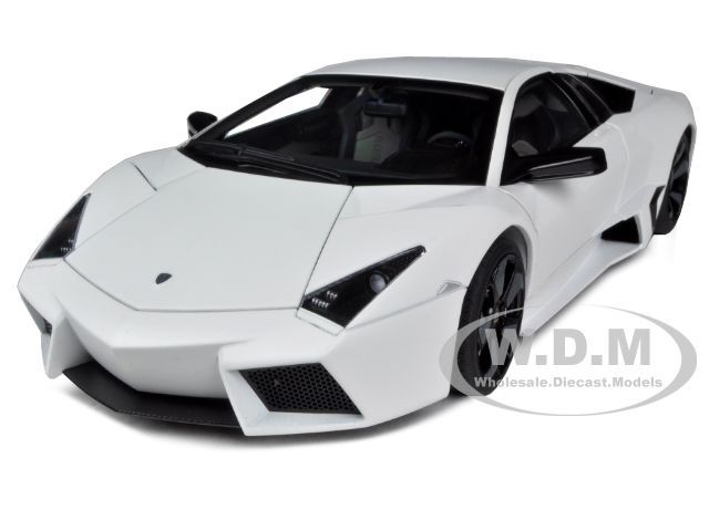 LAMBORGHINI REVENTON MATT WHITE 1/18 BY AUTOART 74594  