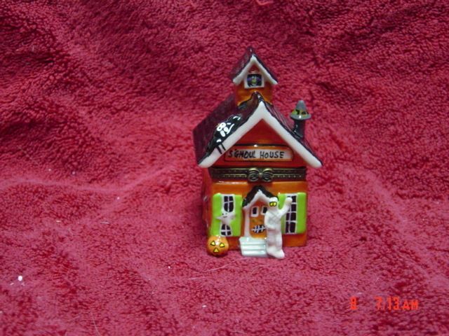 PHB Halloween Village Sghoulhouse trinket box  