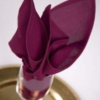 100 BURGUNDY RESTAURANT DINNER CLOTH LINEN NAPKINS  