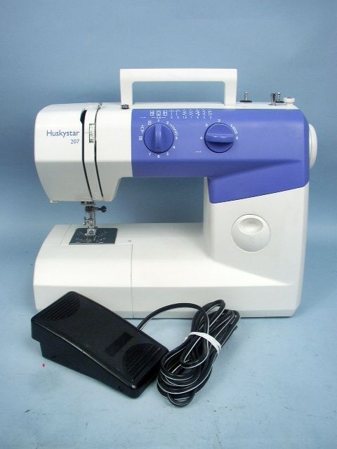 Husqvarna Viking Huskystar 207 Sewing Machine  