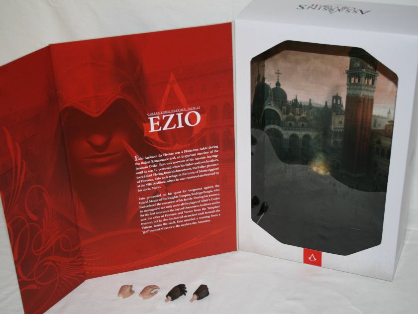 HOT TOYS Box Assassins Creed II Ezio 1/6, excellent conditon, new 