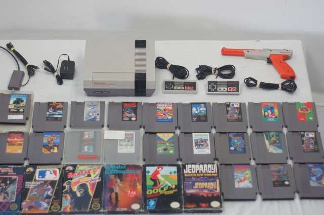 Nintendo NES Entertainment System Control Deck Console Bundle + 25 